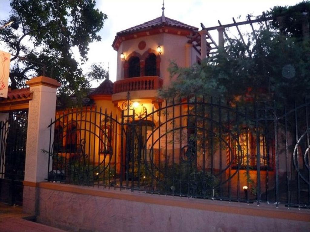 Posada Chalet De Bassi Bed and Breakfast Mendoza Exterior foto